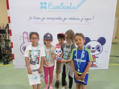 Groupe d’enfants lauréats des Trophées EcoScola