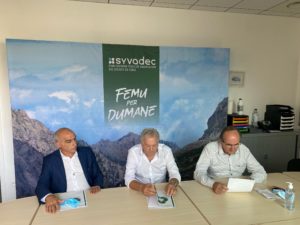 François-Marie Marchetti, Don Georges Gianni, Pierre Guidoni en train de présenter le bilan du tri. 2019