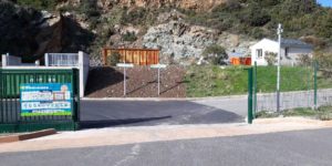 Vue de l'entrée de la recyclerie d'Ersa