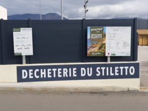 Vue de l'entrée de la recyclerie du Stiletto