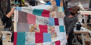 Fabriquer un plaid en patchwork par Recycla Corse