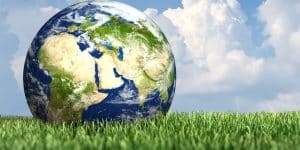 Planète Terre sur gazon vert