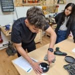 J’apprends à réparer mes petits objets du quotidien : mobilier, électroménager.